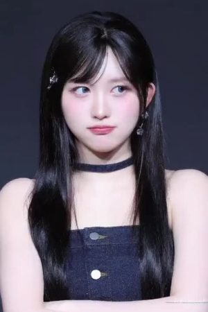 Gaeul - shows boobs deepfake videos