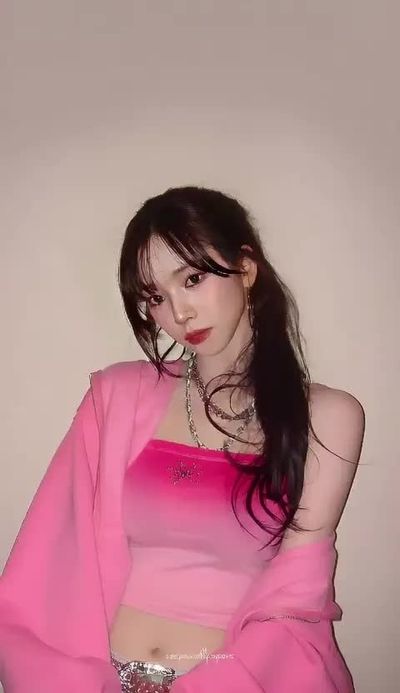 Karina – shows boobs deepfake videos