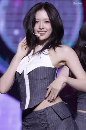 Yujin - shows tits deepfake videos