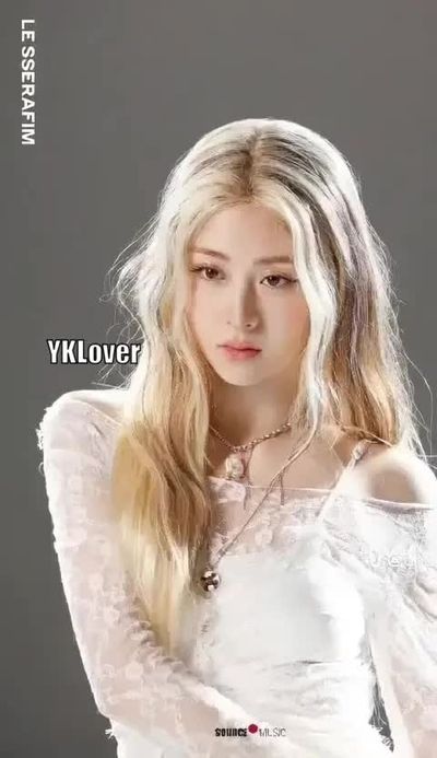 Yunjin – shows tits deepfake videos