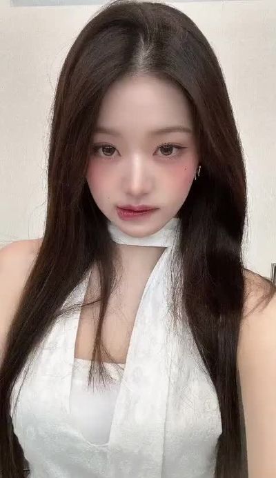 Wonyoung – shows boobs deepfake videos
