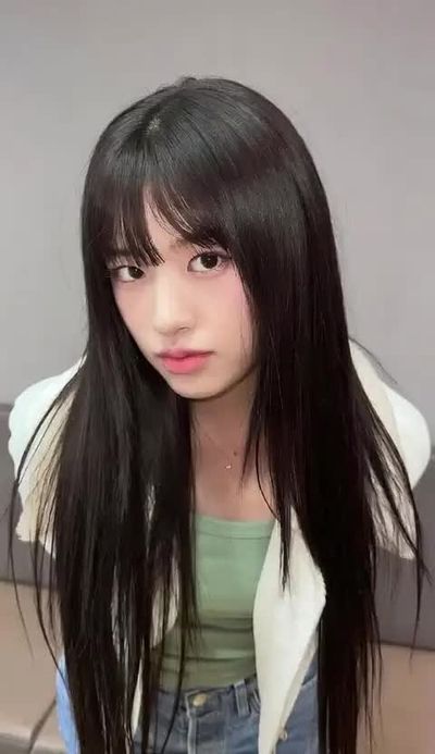 Yujin – shows boobs deepfake videos