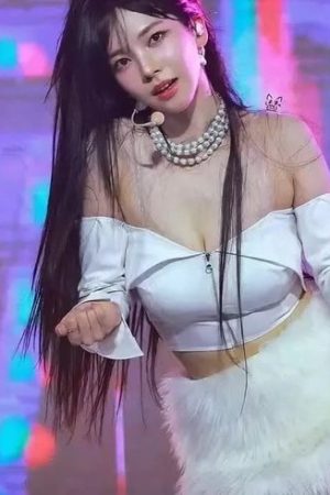 Karina - shows boobs deepfake videos