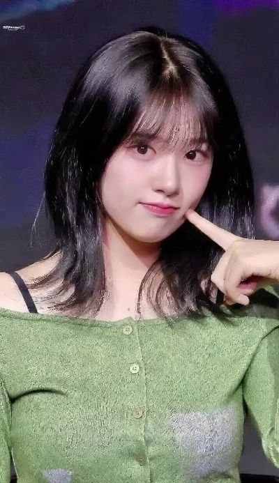 Yujin – shows tits deepfake videos