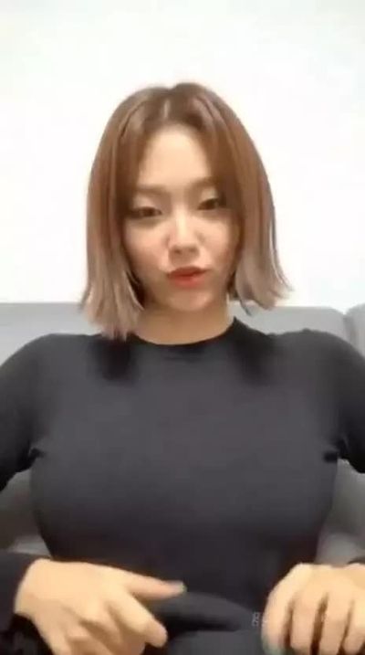 Mina – shows boobs deepfake videos